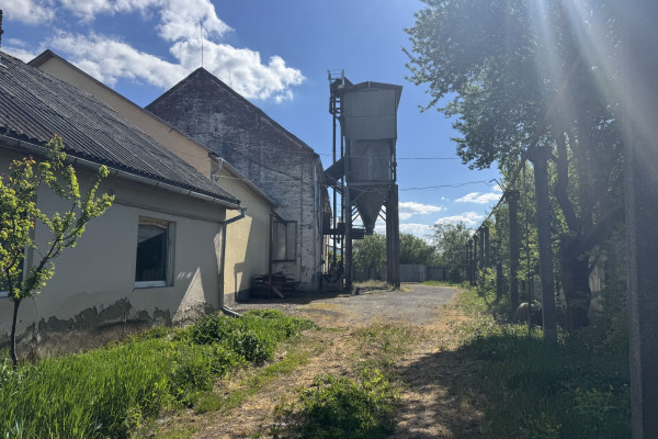 Продаж виробничо-складського комплексу 1 552,6 м2, 0,41 га у Закарпатській області